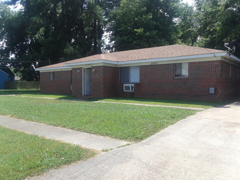 2503 Wyoming Ave in Norfolk, VA - Building Photo