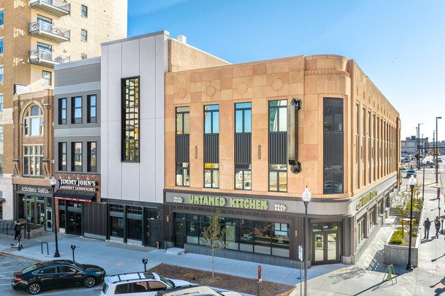 Trios Apartments in Omaha, NE - Foto de edificio - Building Photo