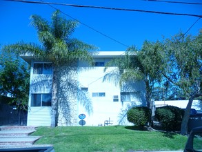 17713 Kingsbury St in Granada Hills, CA - Building Photo - Building Photo