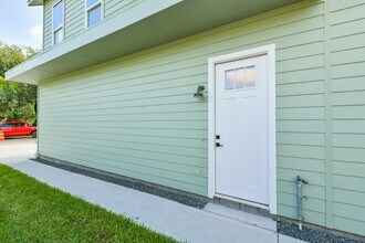 162 Wallace St in Houston, TX - Building Photo - Building Photo