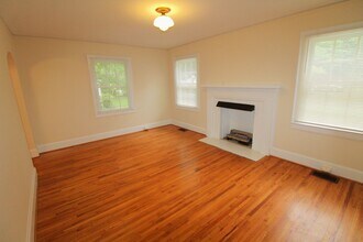 1308 Rollins Ave in Charlotte, NC - Foto de edificio - Building Photo