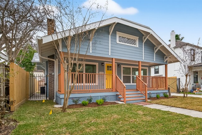 property at 4413 Roseland St