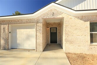 655 N Genevieve Ave, Unit 2 in Fayetteville, AR - Building Photo - Building Photo