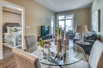 1720-1710 10 St SW in Calgary, AB - Building Photo - Building Photo