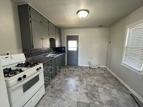 137 SE 1st St in Moore, OK - Building Photo - Building Photo