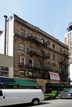 136-138 W 28th St in New York, NY - Foto de edificio - Building Photo