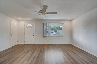 8433 76th Ave N in Seminole, FL - Building Photo - Building Photo
