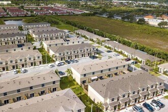 449 NE 4th Terrace in Florida City, FL - Building Photo - Building Photo