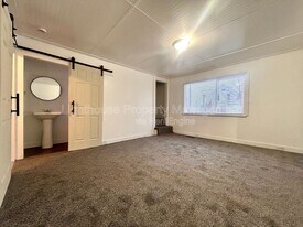 1216 Quarry Ave NW in Grand Rapids, MI - Building Photo