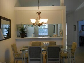 332 Bradstrom Cir, Unit 201D in Naples, FL - Building Photo - Building Photo