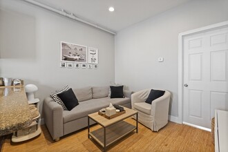 162 F St in Boston, MA - Building Photo - Building Photo