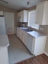 3200 Oak Terrace Dr in Lebanon, OR - Building Photo - Building Photo