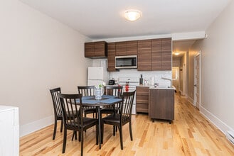 988 Rue Saint-Philippe in Montréal, QC - Building Photo - Building Photo