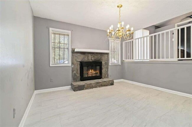 6925 Cainwood Dr in Atlanta, GA - Building Photo - Building Photo