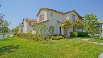 27463 Coldwater Dr in Santa Clarita, CA - Building Photo
