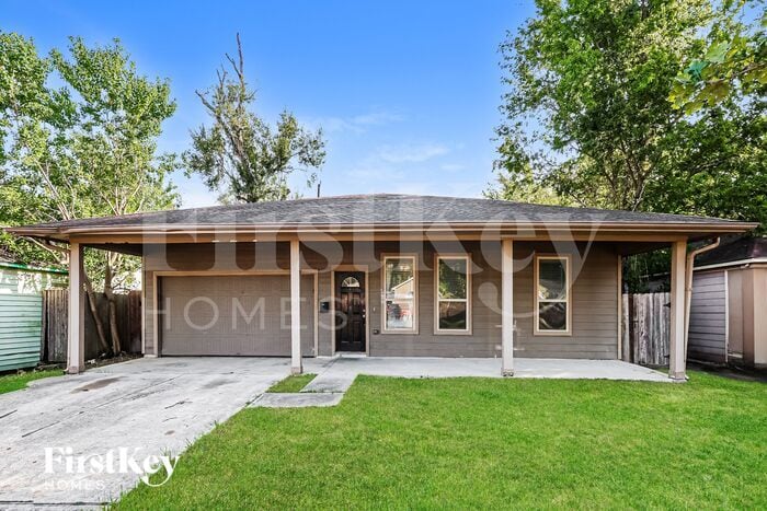 4911 Hull St in Houston, TX - Building Photo