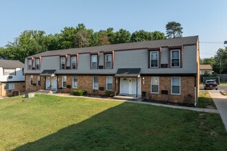 Blackwood Falls in Blackwood, NJ - Foto de edificio - Building Photo