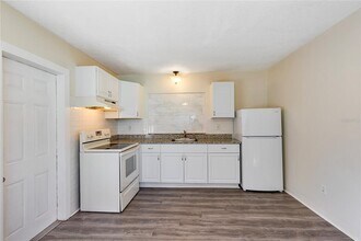624 Douglas Ave in Dunedin, FL - Building Photo - Building Photo