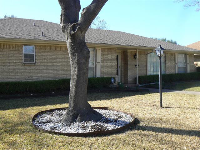 1025 Gracelane Dr in Desoto, TX - Foto de edificio - Building Photo