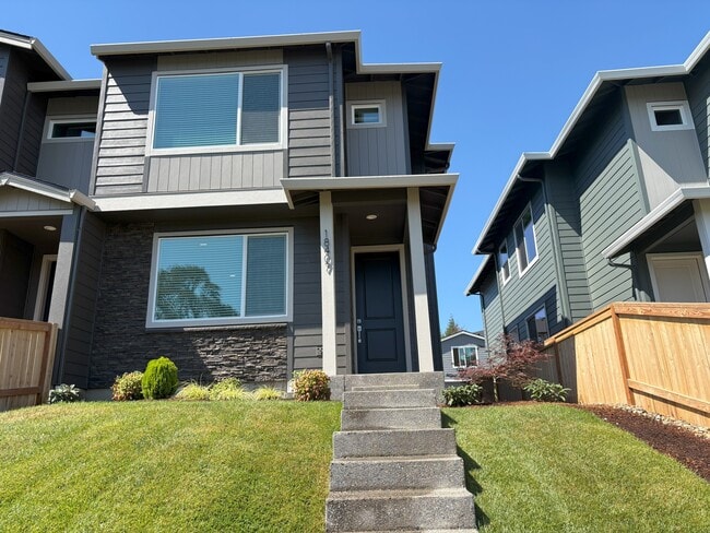 property at 18407 NE 43rd Pl