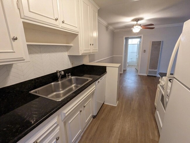 1631 Barry Ave in Los Angeles, CA - Building Photo - Building Photo