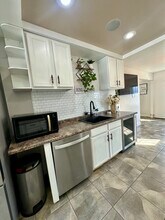 7802 W Victoria St in Chicago, IL - Building Photo - Building Photo