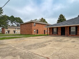 D'Iberville Townhomes in Addis, LA - Building Photo