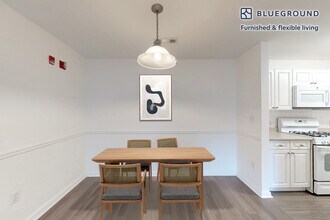 200 Avalon Dr in Bedford, MA - Foto de edificio - Building Photo