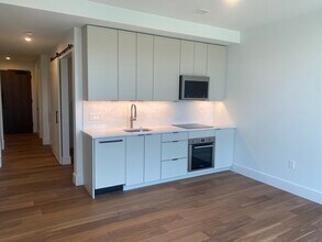 1515 Commonwealth Ave in Boston, MA - Building Photo - Building Photo