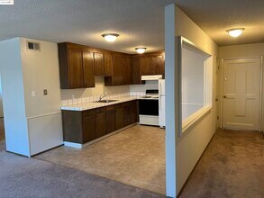 1651 Detroit Ave in Concord, CA - Building Photo - Building Photo