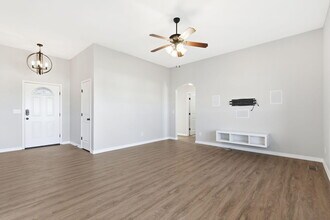 205 E Lapis St in Republic, MO - Building Photo - Building Photo