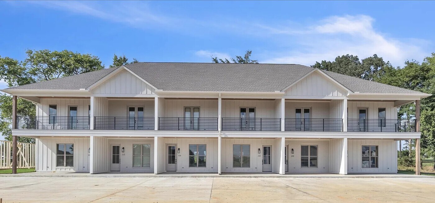 96 Breezeway Cove in Columbus, MS - Foto de edificio