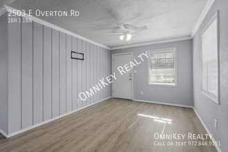 2503 E Overton Rd in Dallas, TX - Building Photo - Building Photo