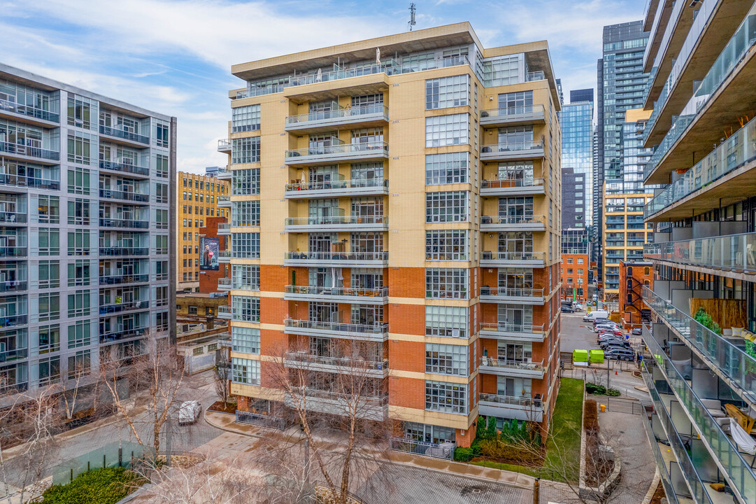 Quad Lofts 2 in Toronto, ON - Building Photo