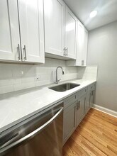 6954 N Sheridan Rd, Unit 206 in Chicago, IL - Building Photo - Building Photo
