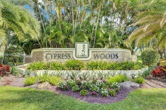 3833 Cypress Lake Dr in Wellington, FL - Building Photo - Building Photo