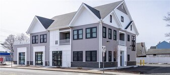 77 Whiting St in Plainville, CT - Building Photo
