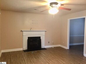 305 Laurel Tree Ln in Simpsonville, SC - Building Photo - Building Photo