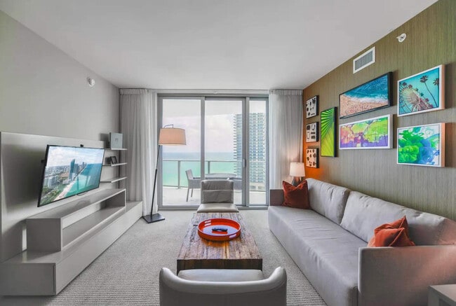 4111 S Ocean Dr in Hollywood, FL - Building Photo - Building Photo