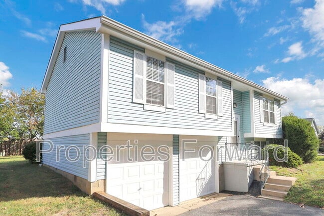 2246 Shirlene Dr in Grove City, OH - Building Photo - Building Photo