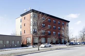 Lindquist Apartments in Minneapolis, MN - Building Photo - Building Photo