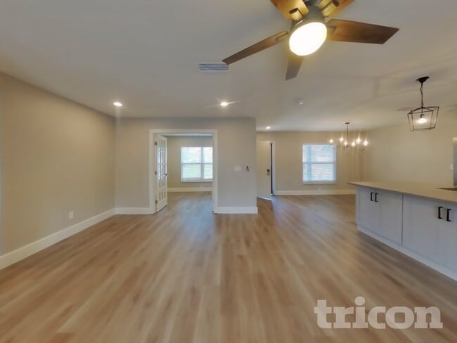 15808 Deep Creek Ln in Tampa, FL - Foto de edificio - Building Photo