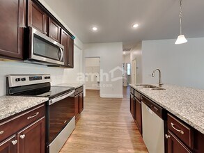 513 West St in Moncks Corner, SC - Foto de edificio - Building Photo