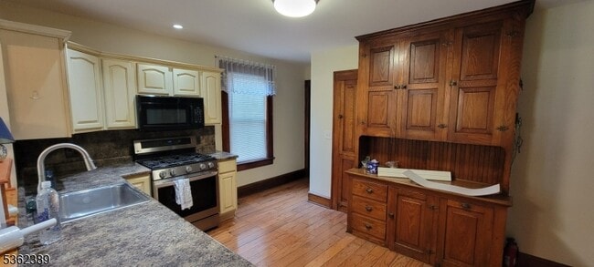 708 NJ-57 in Greenwich Township, NJ - Foto de edificio - Building Photo