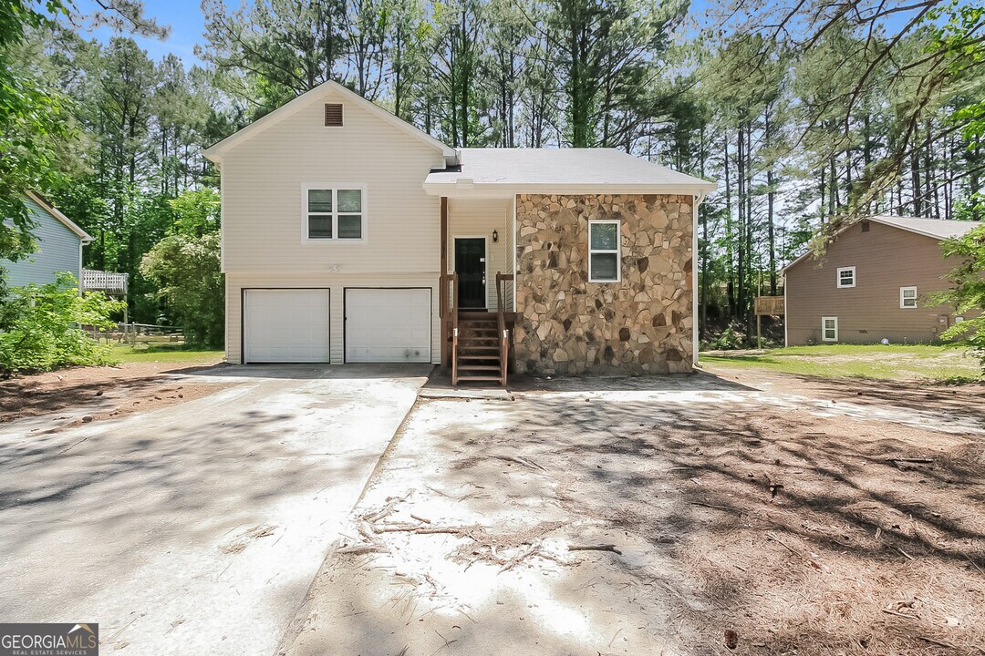2820 Greenbower Ct in College Park, GA - Building Photo