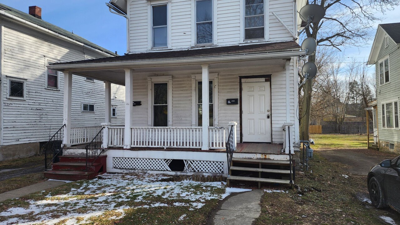 605-605-605-602 W State St in Olean, NY - Foto de edificio