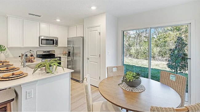 6841 Lake Mist Ln in Jacksonville, FL - Building Photo - Building Photo