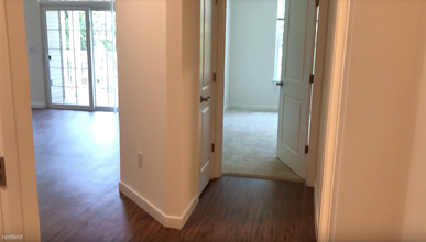 118 Burkhall St-Unit -Unit 212 in Weymouth, MA - Building Photo - Building Photo