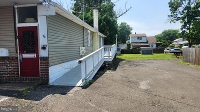1601 Edgely Rd in Levittown, PA - Building Photo - Building Photo