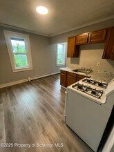 1015 Prospect Ave in Scranton, PA - Building Photo - Building Photo